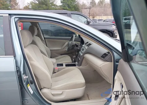 2009 Toyota Camry Le z USA, uszkodzony, nr VIN 4T1BE46K89U852284